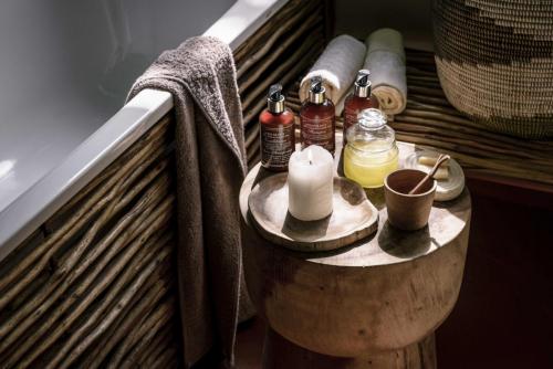 Uganda, Sanctuary Gorilla Forest Camp